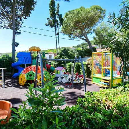 Semesterbostad 2 Bedroom Pet Friendly In