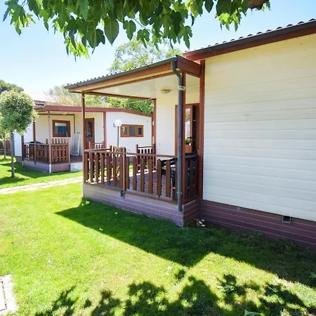 2 Bedroom Pet Friendly In Semesterbostad *
